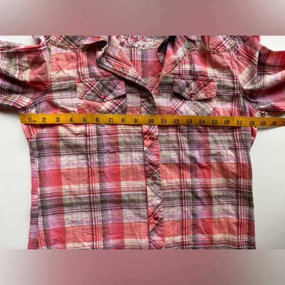 CUMBERLAND OUTFITTERS Pink Plaid Western Shirt with Jewelled Snaps Size Medium - Picture 8 of 11